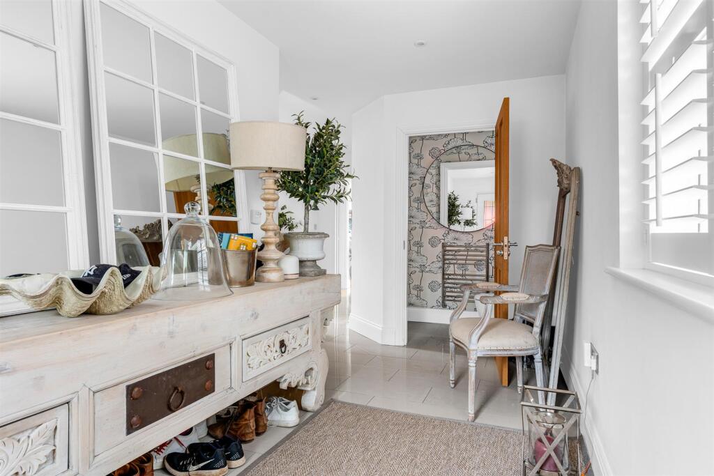 Additional image 8 of Wendover Drive, Welwyn