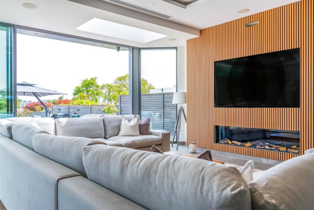 Additional image 10 of Elms Avenue, Lilliput