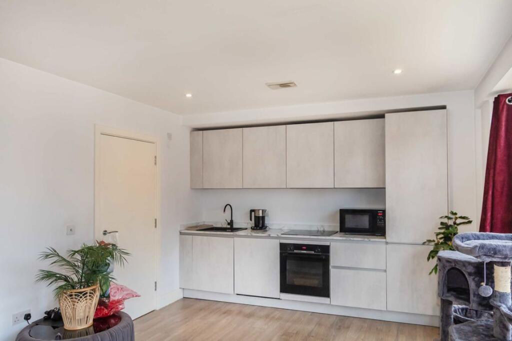 Additional image 4 of Victoria Street, St Albans