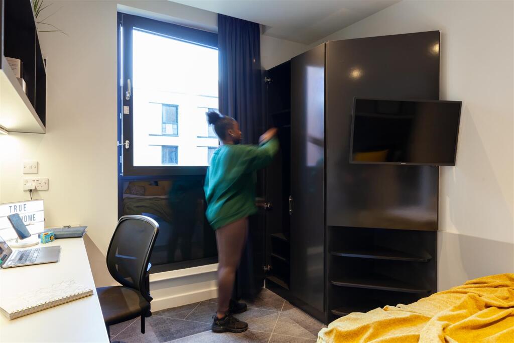 Additional image 20 of Birmingham | Student | September