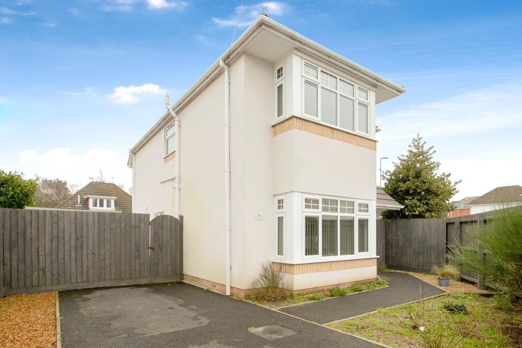 Coombe Avenue, ENSBURY PARK, Bournemouth, Dorset, BH10