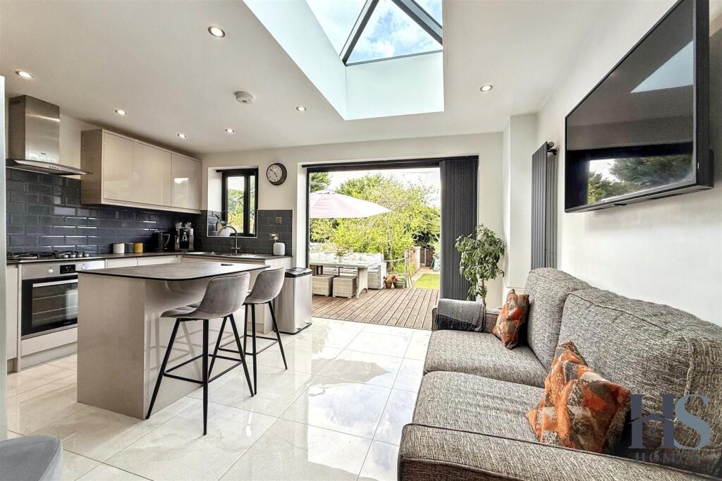 Additional image 24 of Pierce Avenue, Solihull