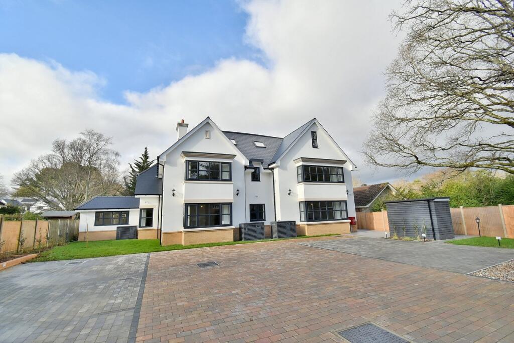 Additional image 3 of 14 Golf Links Road, Ferndown, BH22