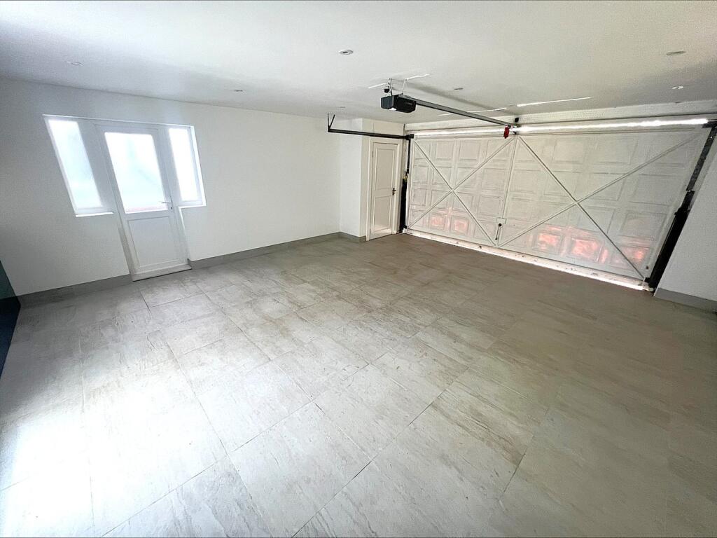 Additional image 23 of Canford Cliffs Road, Poole, BH13