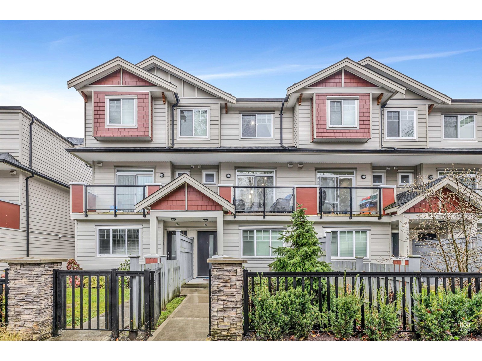 10 13898 64 AVENUE|Surrey, British Columbia V3W1L6