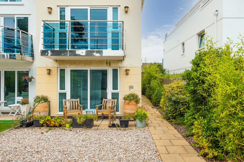 Additional image 33 of 1 Blue Waters, 68 Panorama Road, Sandbanks, Poole