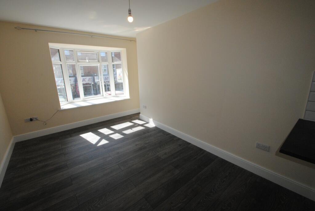 Additional image 6 of Spacious 2 Bed property in Central Charminster