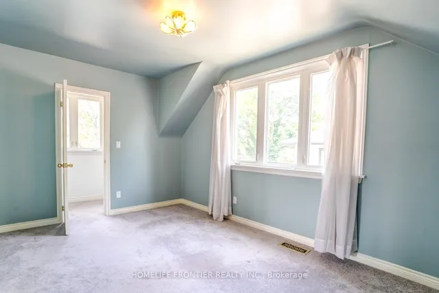 Additional image 28 of 23 Henley Cres