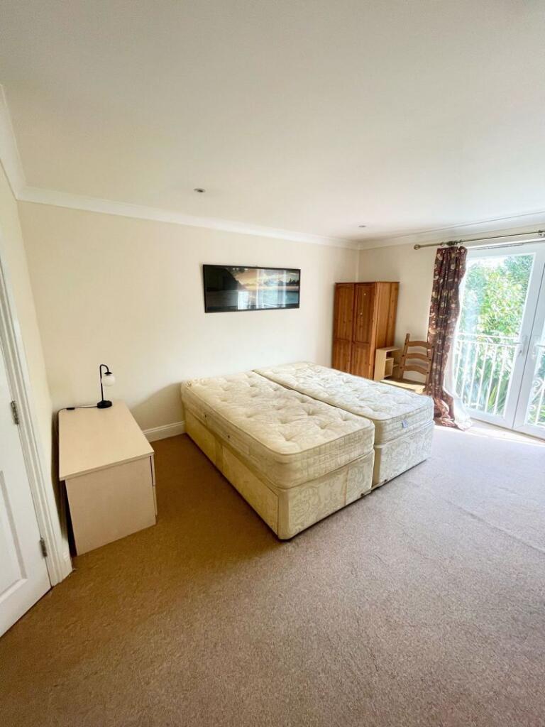 Additional image 11 of Queens park, Bournemouth - Spacious Ensuite Room in Stunning 8-Bed Detached House – Queen’s Park - All Bills Included