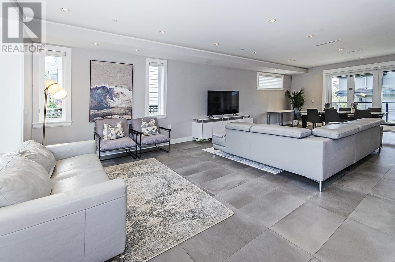 3287 MATAPAN CRESCENT|Vancouver, British Columbia V5M4A9