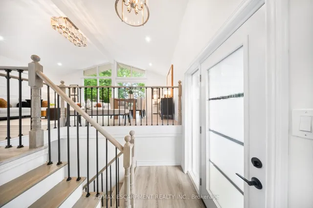 Additional image 4 of 665 Kipling Ave