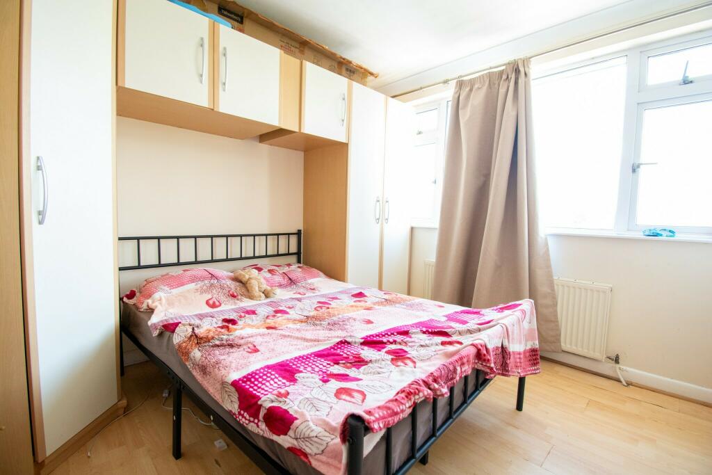 Additional image 13 of Large 4/5 Bed Detached House in Ensbury Park