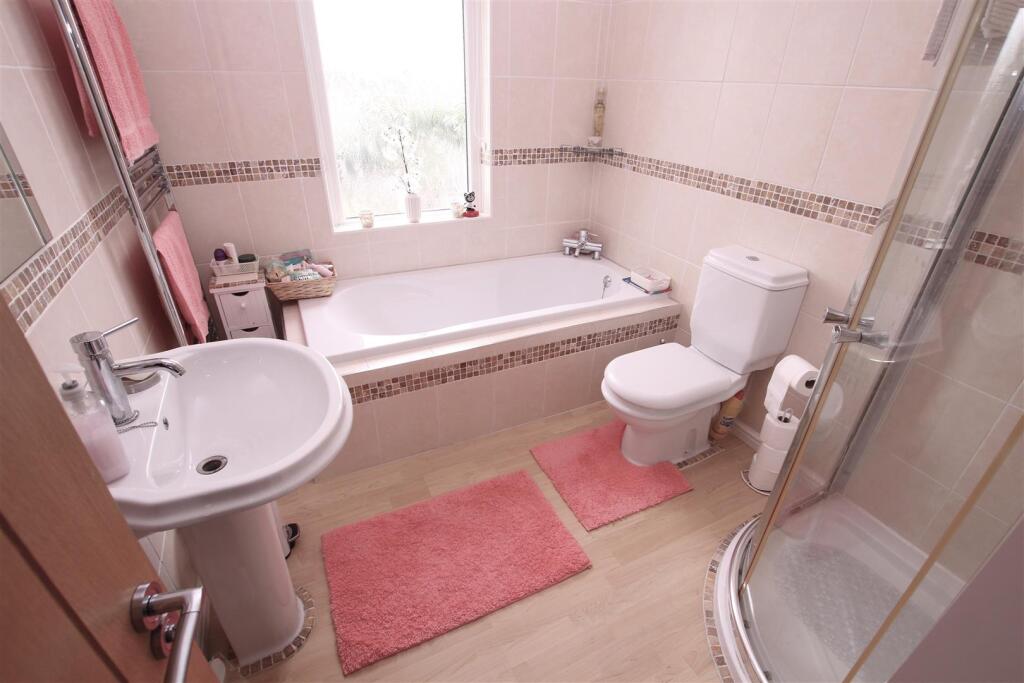 Additional image 18 of Willow Crescent, Wrose