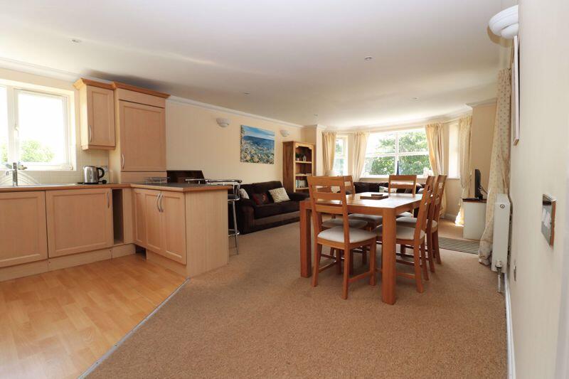 Additional image 5 of 3 Double Bedroom Apartment Close To Beach & Town Centre - Holiday Lets Permitted