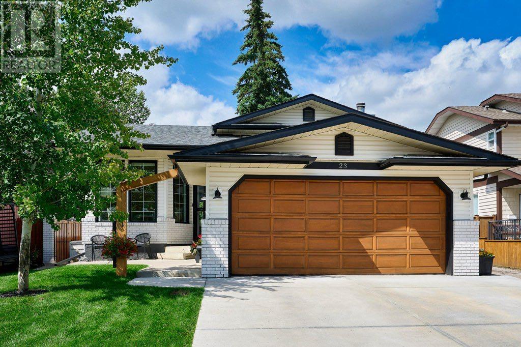 23 Shawcliffe Place SW|Calgary, Alberta T2Y1H5