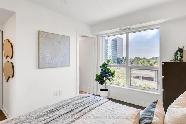 Additional image 24 of 275 Village Green Sq Unit 522