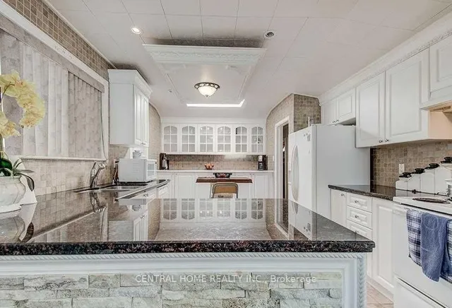 Additional image 17 of 222 Dunview Ave