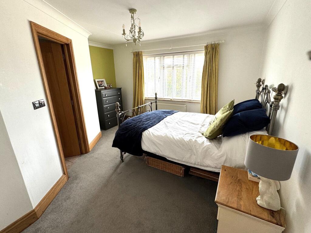 Additional image 10 of Wavendon Avenue Barton on Sea New Milton Hampshire BH25 7LS