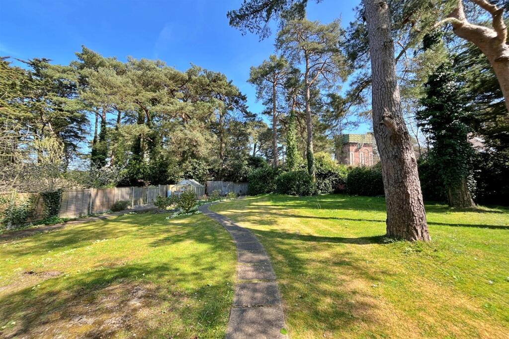 Additional image 28 of Broadstone