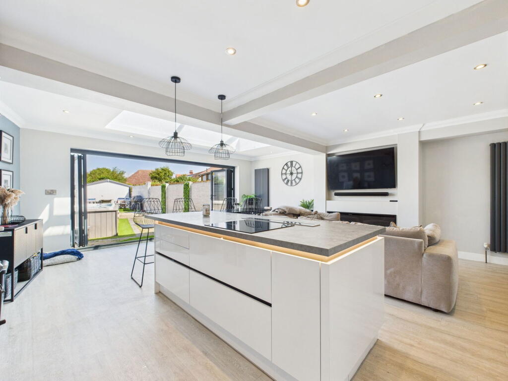 Additional image 5 of Brighton Road, Lancing, BN15 8JB