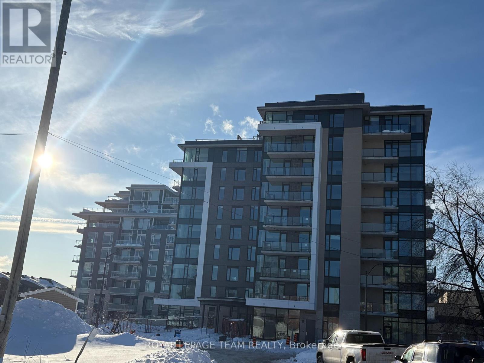 306 - 360 DESCHATELETS AVENUE|Ottawa, Ontario K1S5Y1