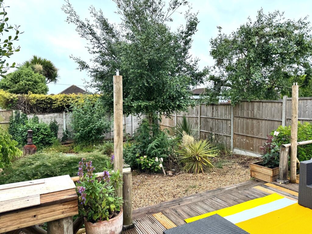 Additional image 18 of Wavendon Avenue Barton on Sea New Milton Hampshire BH25 7LS