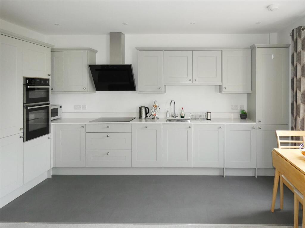 Additional image 5 of Woodlands Avenue, Rustington