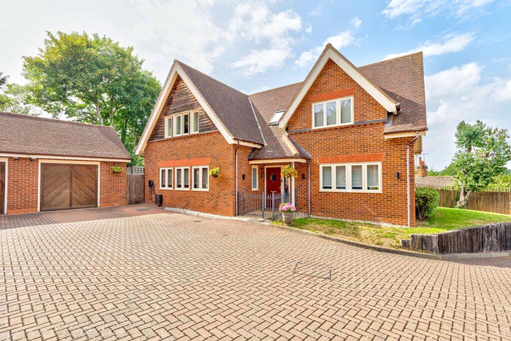 London Road, Welwyn, Hertfordshire, AL6