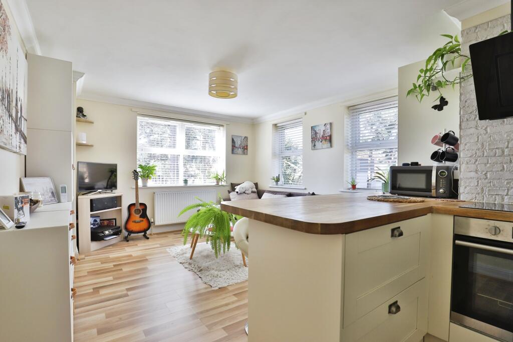 Additional image 8 of Kings Park Drive, BOURNEMOUTH, Dorset, BH7