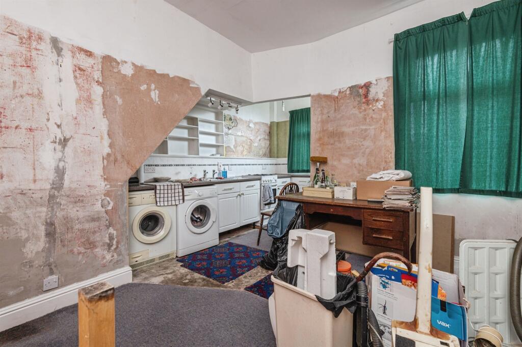 Additional image 5 of Hollingwood Lane, Bradford