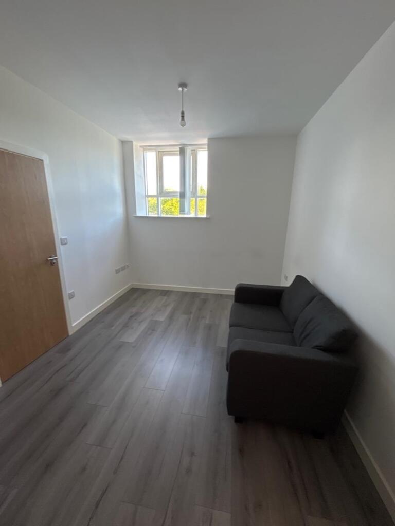 Additional image 4 of Card House, Bingley Road, Bradford, BD9