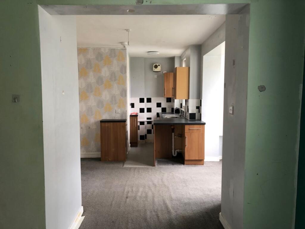 Additional image 4 of Flat 5, 14 Park Crescent, Worthing, West Sussex, BN11 4AH