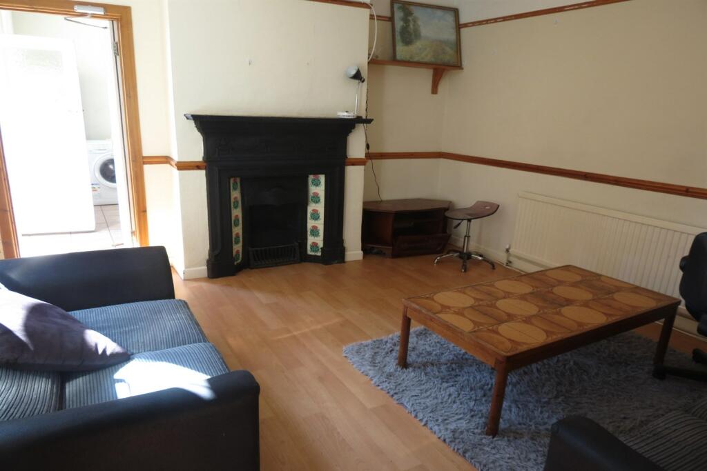 Additional image 14 of 4 bedroom Semi Detached House in Winton