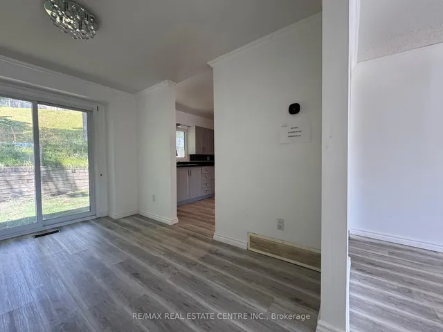 Additional image 3 of 648 Doon Village Rd Unit 5