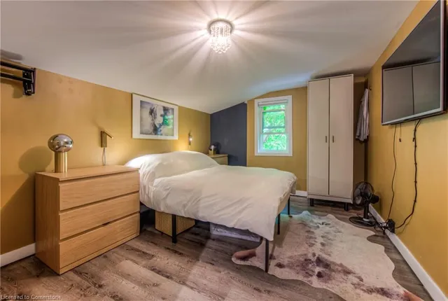 Additional image 32 of 102 Spadina Rd