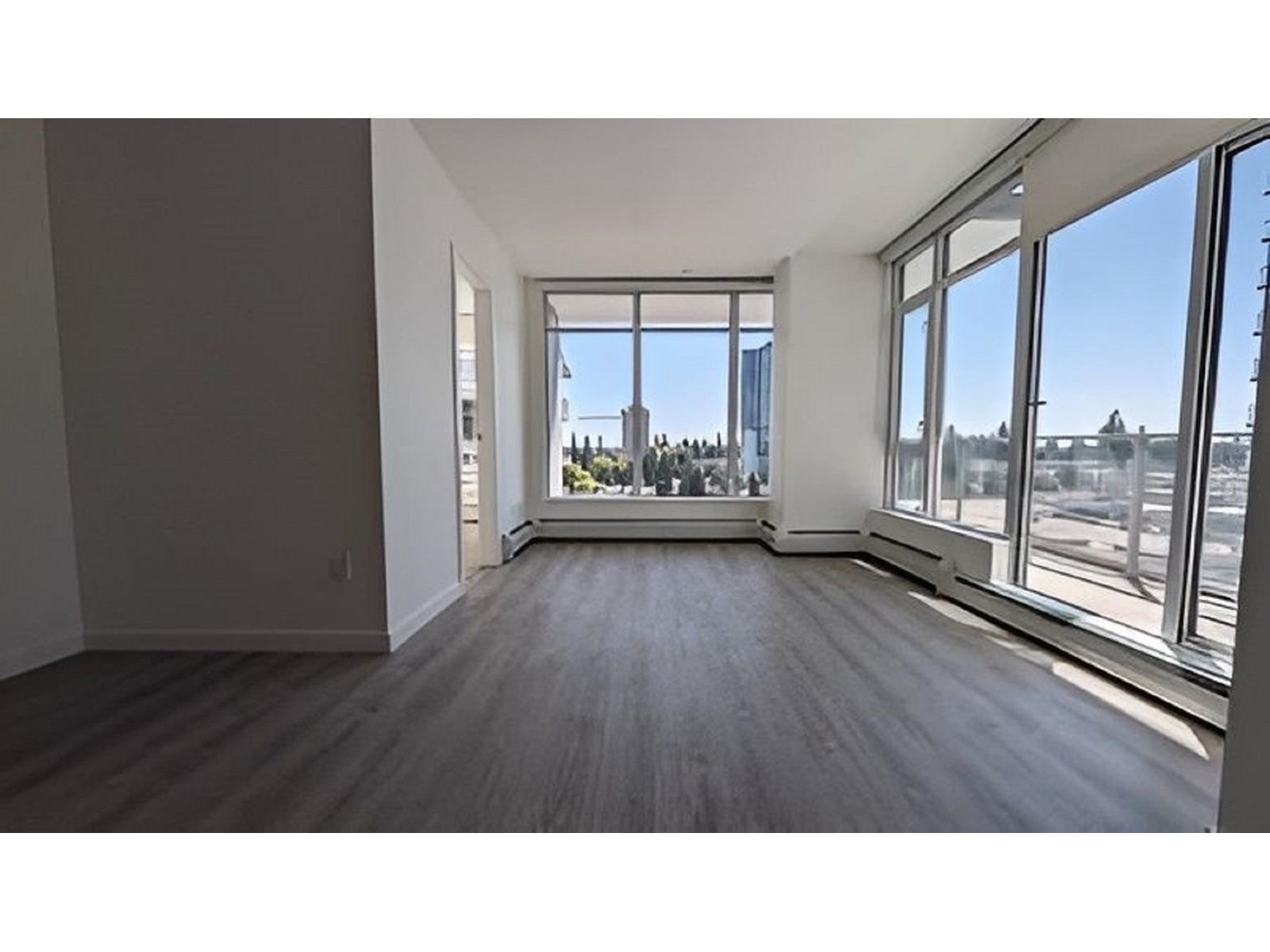 Primary image of 917 13350 CENTRAL AVENUE|Surrey, British Columbia V3T4B8
