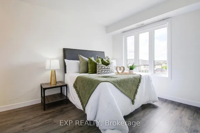 Additional image 11 of 150 ROCHEFORT St Unit E