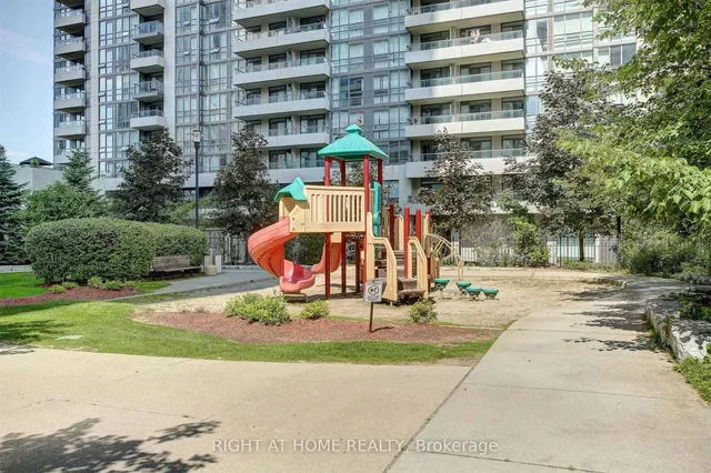 Additional image 22 of 23 Hollywood Ave Unit 105