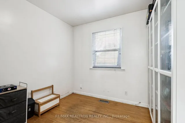 Additional image 8 of 4423 Lawrence Ave
