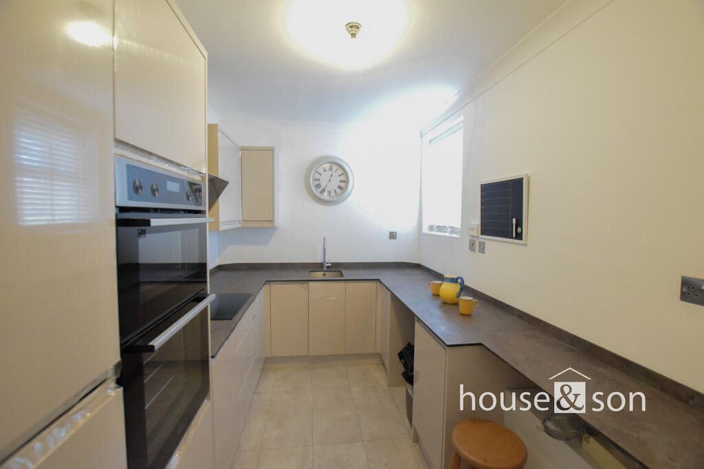 Additional image 3 of Ocean Heights, 22 Boscombe Cliff Road, Boscombe, Bournemouth, BH5