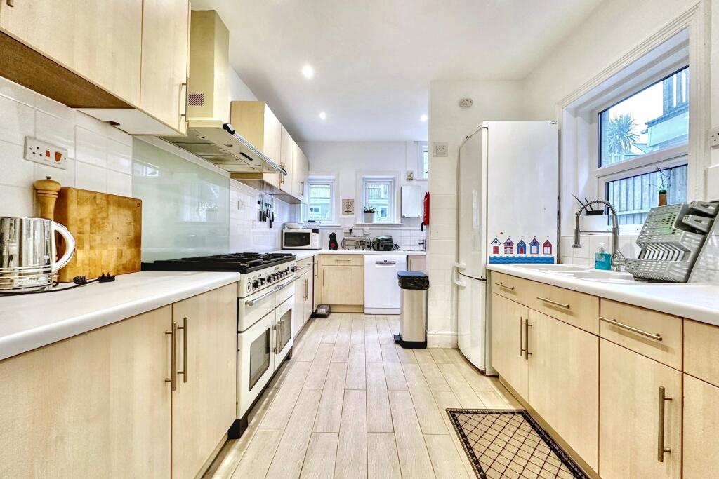 Additional image 4 of Alum Chine