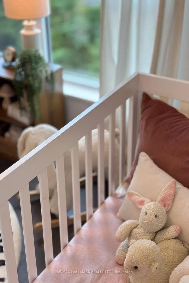 Additional image 29 of 275 Village Green Sq Unit 522