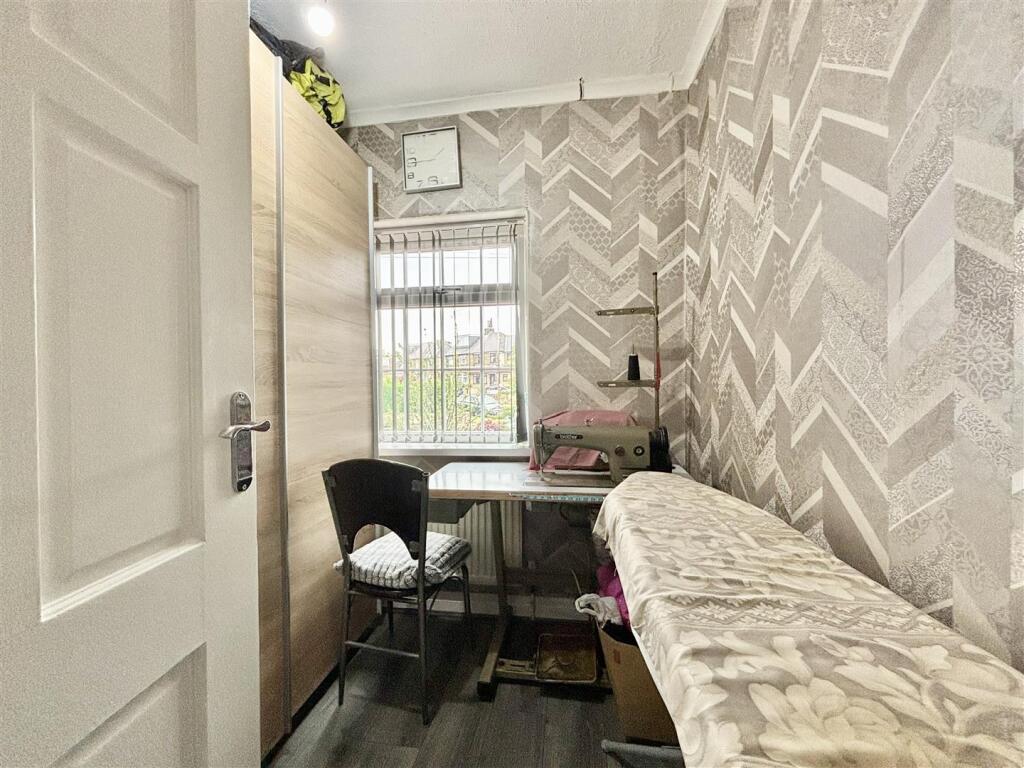 Additional image 18 of Como Drive, Bradford 8