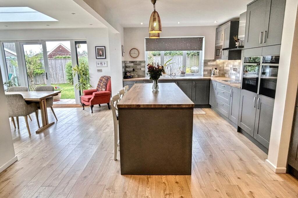 Additional image 6 of Carey