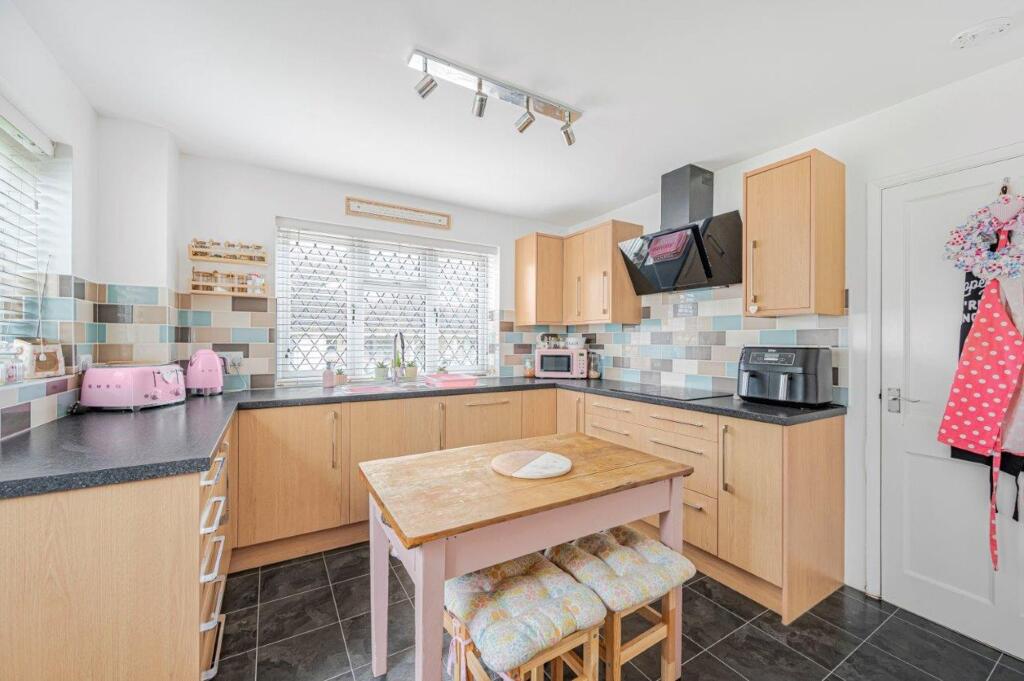 Additional image 31 of Greenhill Way, Peacehaven, BN10 7UL