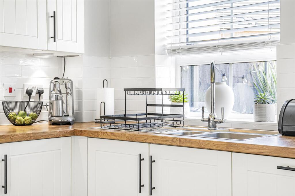 Additional image 38 of Linnet Crescent, Peacehaven