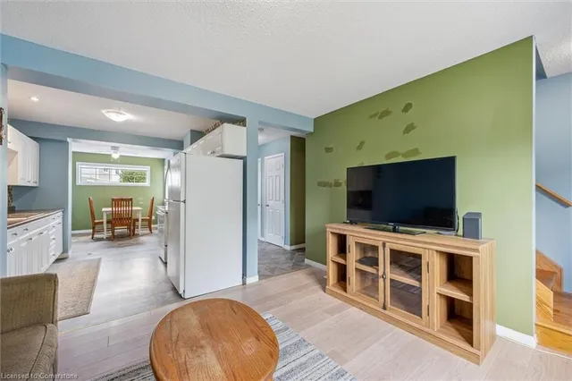 Additional image 16 of 23 Howe Dr Unit 8