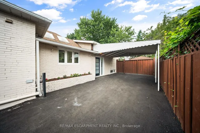 Additional image 39 of 665 Kipling Ave