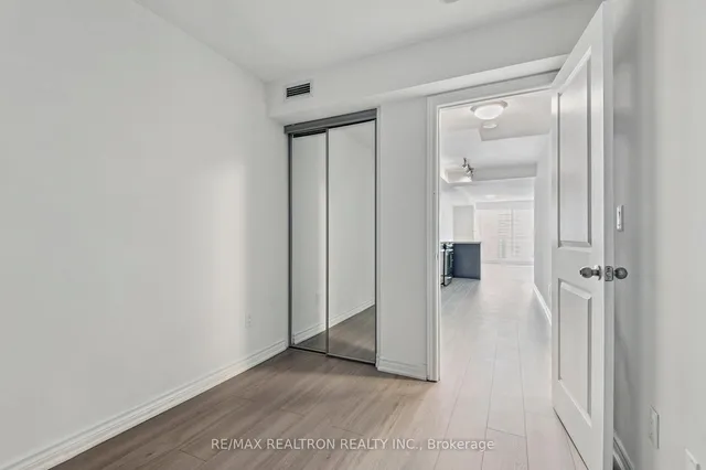 Additional image 18 of 386 Yonge St Unit 2201