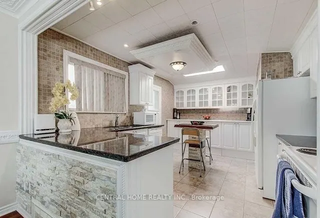 Additional image 16 of 222 Dunview Ave